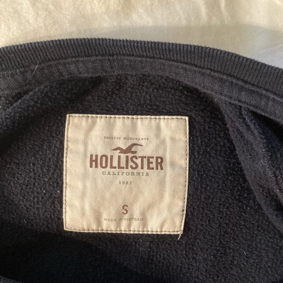 Hollister Sweatshirt - Picture 4 of 6